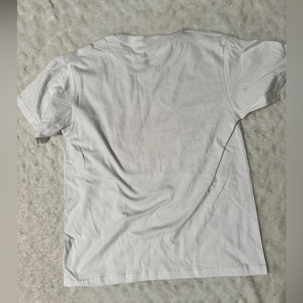 NWOT- Red Hot Chili Peppers White Unisex T-Shirt - Picture 2 of 6
